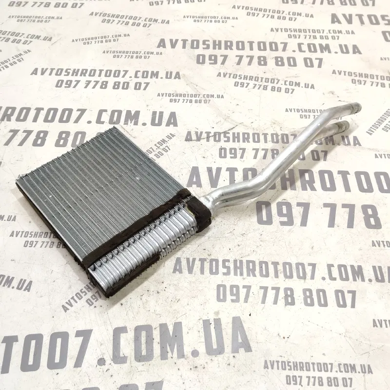 Радіатор пічки Volvo V50 (04-12) 2.0 D4204T Дизель
