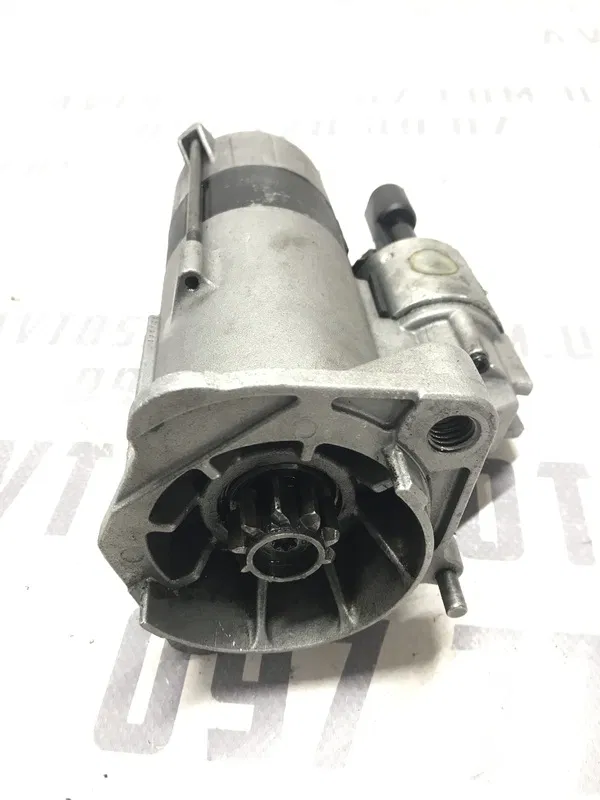 Стартер Volkswagen Passat B5+ (00-05) 1.9 Дизель AVB МКПП
