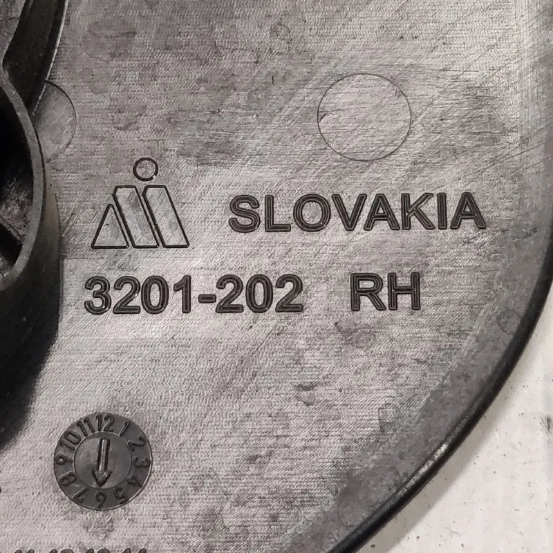 Зеркальний елемент Toyota Auris 06-12 1.6 Права OEM 3201202