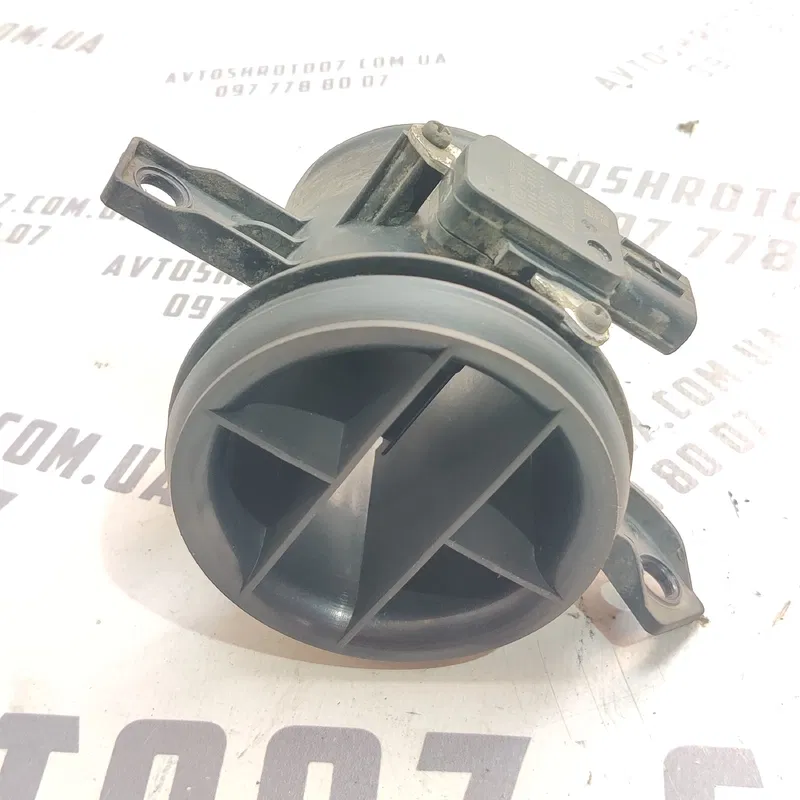Розходомір Toyota Auris (06-12) 1.6 Бензин OEM 2220431020
