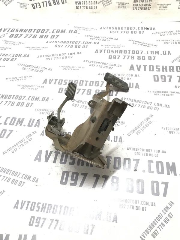 Блок педалей Chevrolet Tacuma (00-08) 2.0 Бензин АКПП