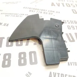 Накладка Toyota Auris (06-12) 1.6 Бенз права OEM 5329302010