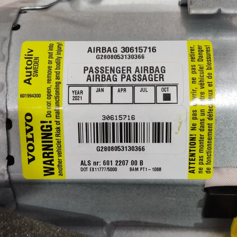 Подушка безпеки Volvo V50 04-12 2.0D пасажира OEM 30615716