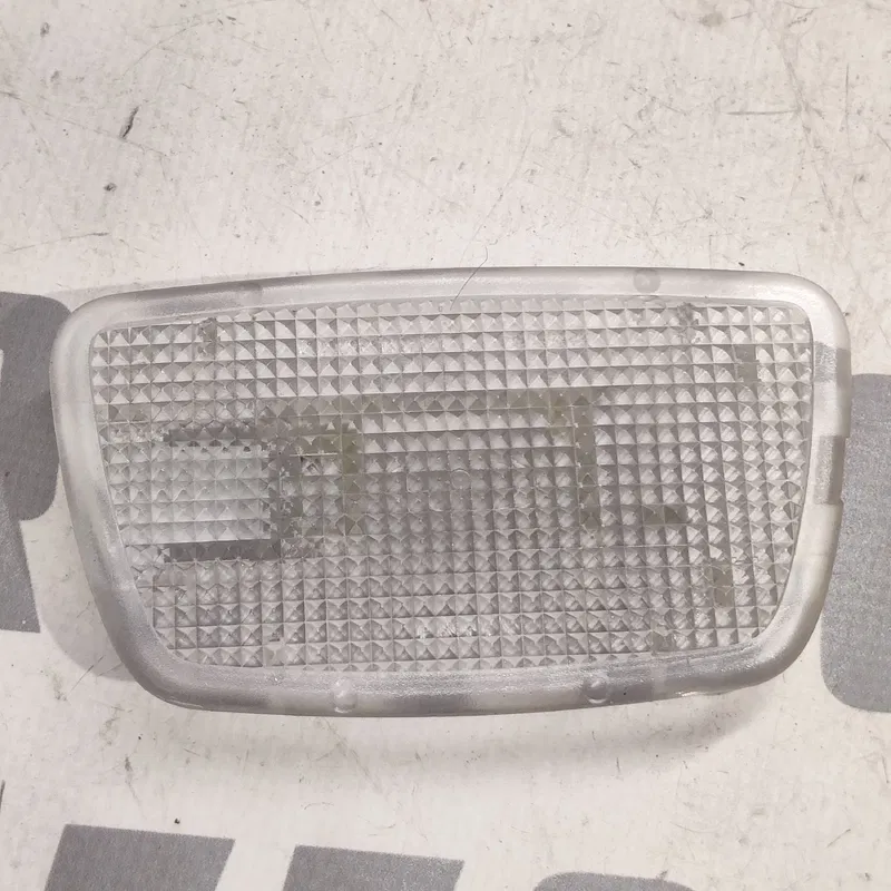 Ліхтар салону Volvo V50 (04-12) 2.0D задній верхній 30754443