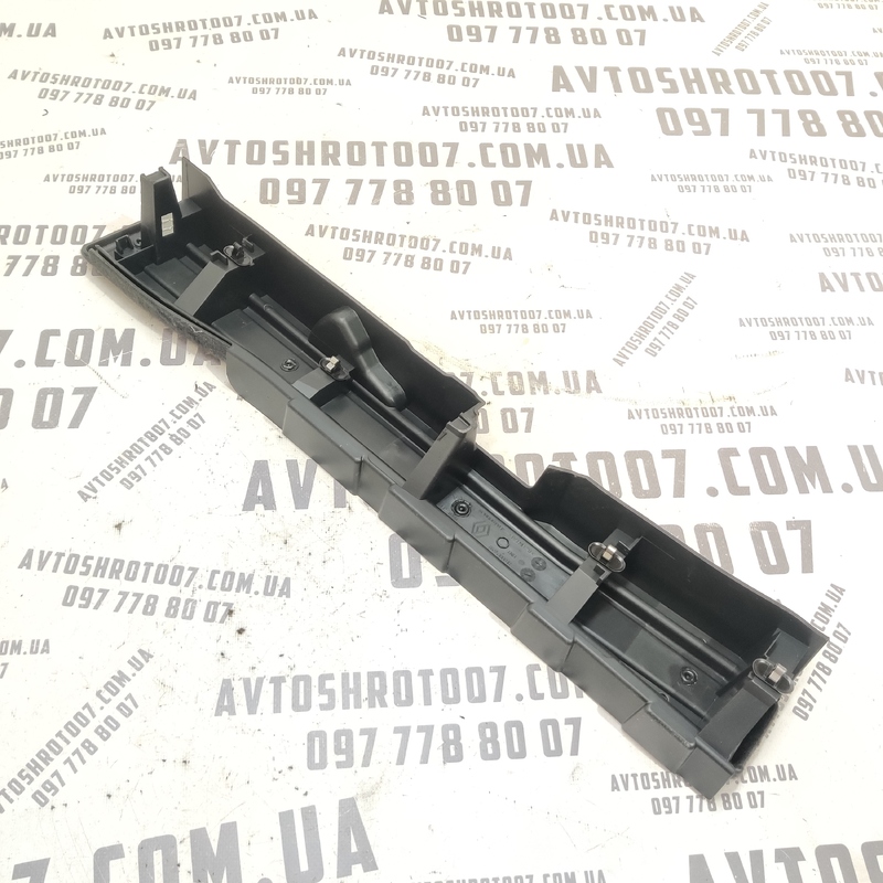 Накладка салону Scenic 3 09-16 1.6D зад ліва OEM 849510081r