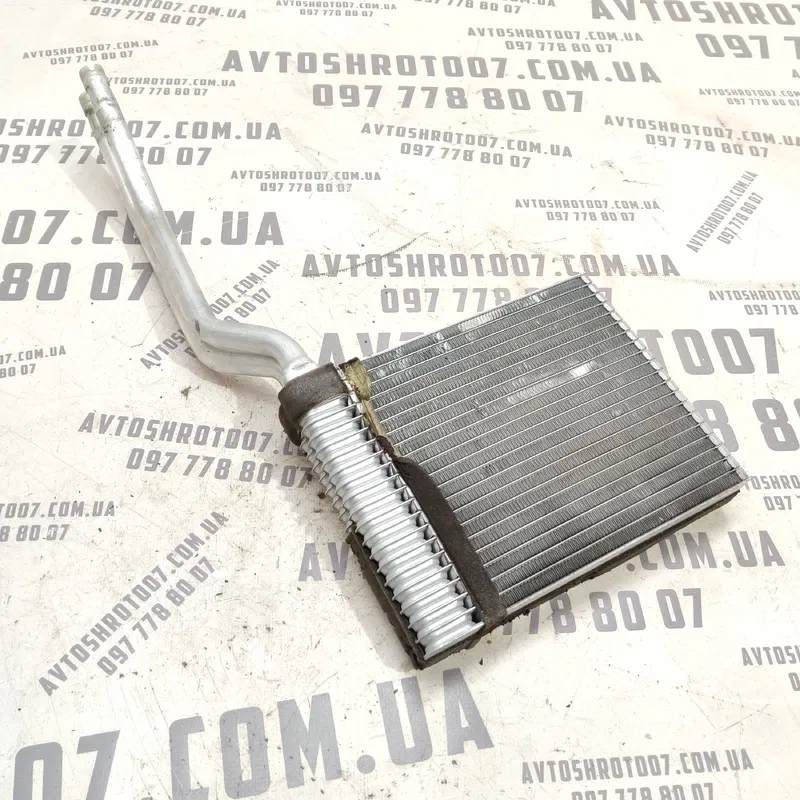 Радіатор пічки Volvo V50 (04-12) 2.0 D4204T Дизель