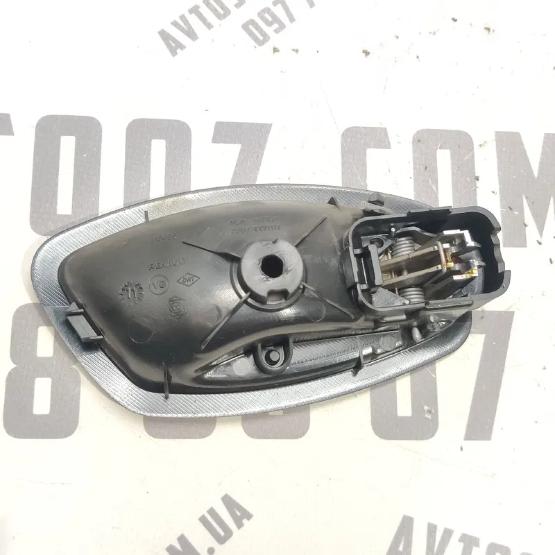 Ручка внутр. Renault Scenic 3 09-16 1.6D ліва OEM 826730001R