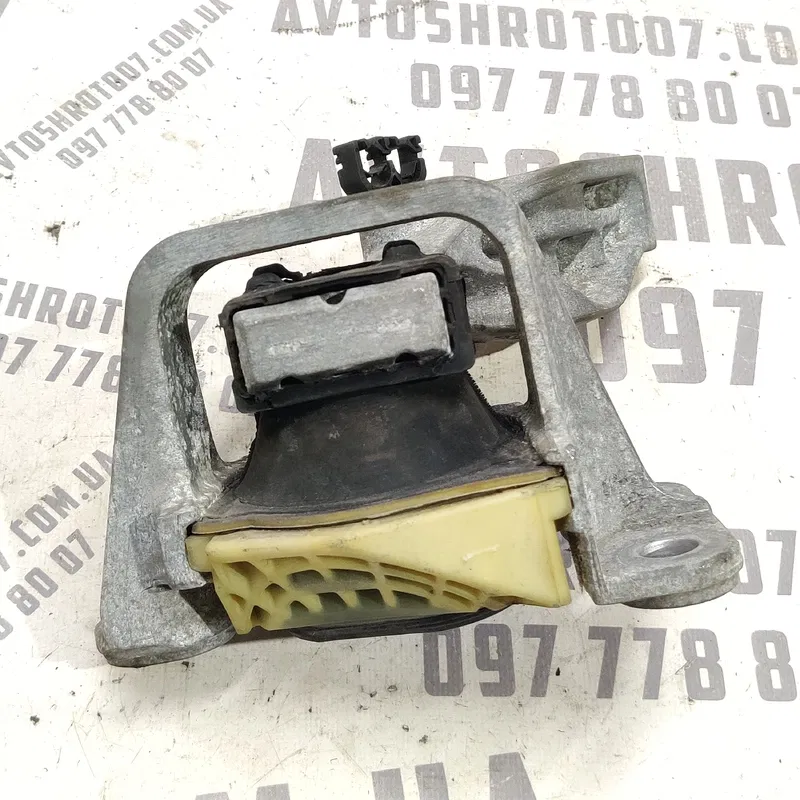 Подушка двигуна Renault Scenic 3 (09-16) 1.6d пр 112841371r