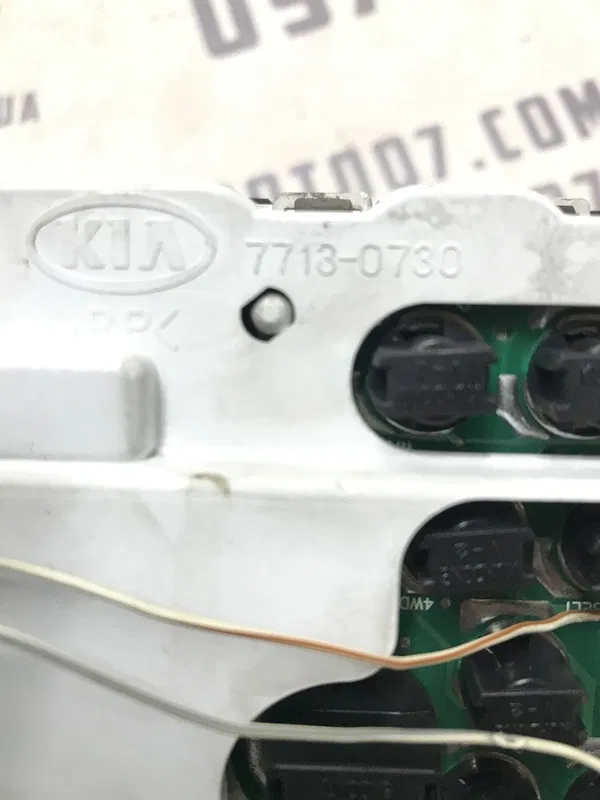 Панель приладів Kia Sorento 1 (02-09) 2.5 D OEM 77130730