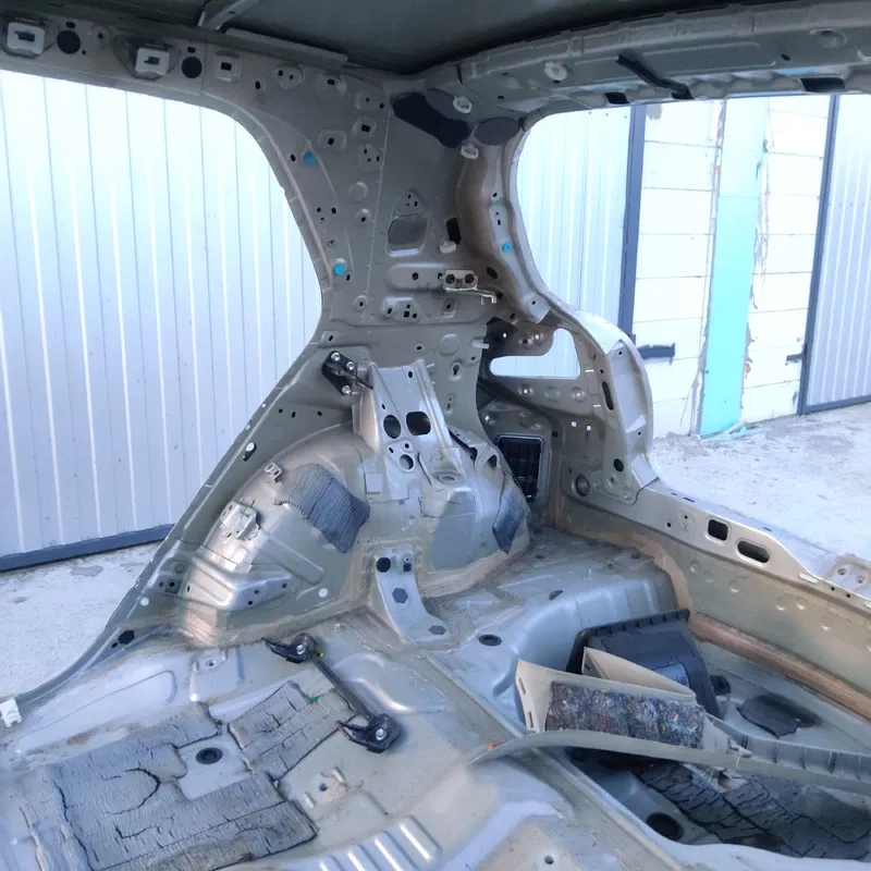 Четверть задня права Toyota Auris (06-12) 1.6 Бензин