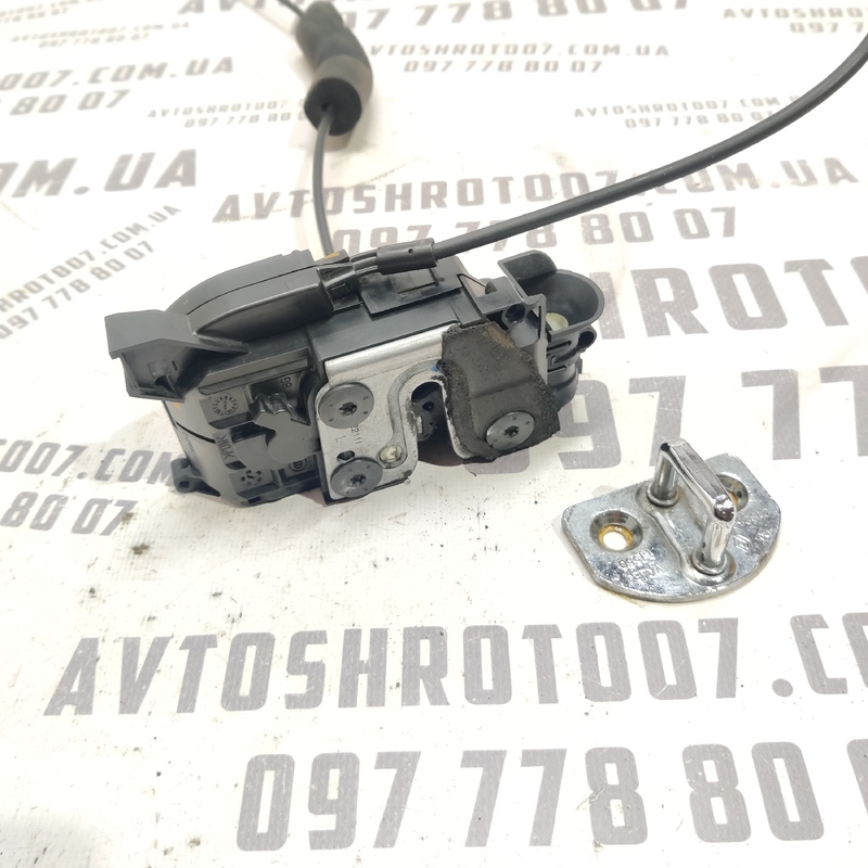 Замок дверей Renault Grand Scenic 3 (09-16) 1.6D Перед. лів.