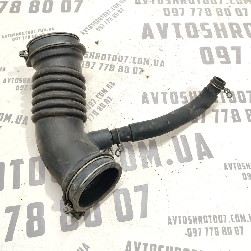 Патрубок повітряний Toyota Auris (06-12) 1.6 OEM 178810d230