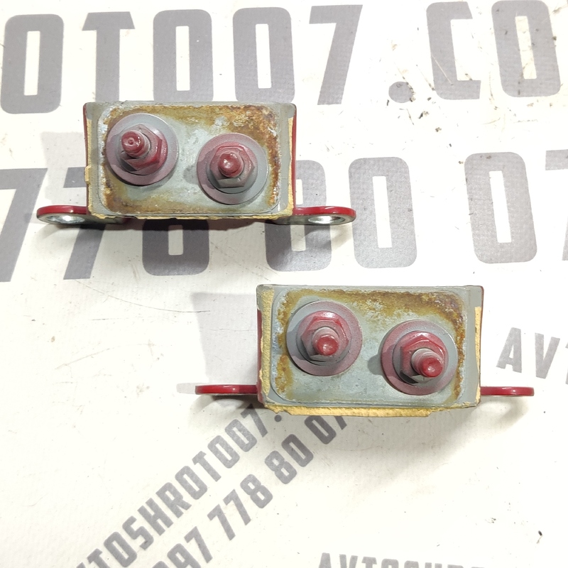 Завіса багажника Volvo V50 04-12 2.0D Верхня OEM 030716263