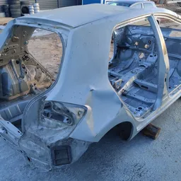 Четверть задня права Toyota Auris (06-12) 1.6 Бензин