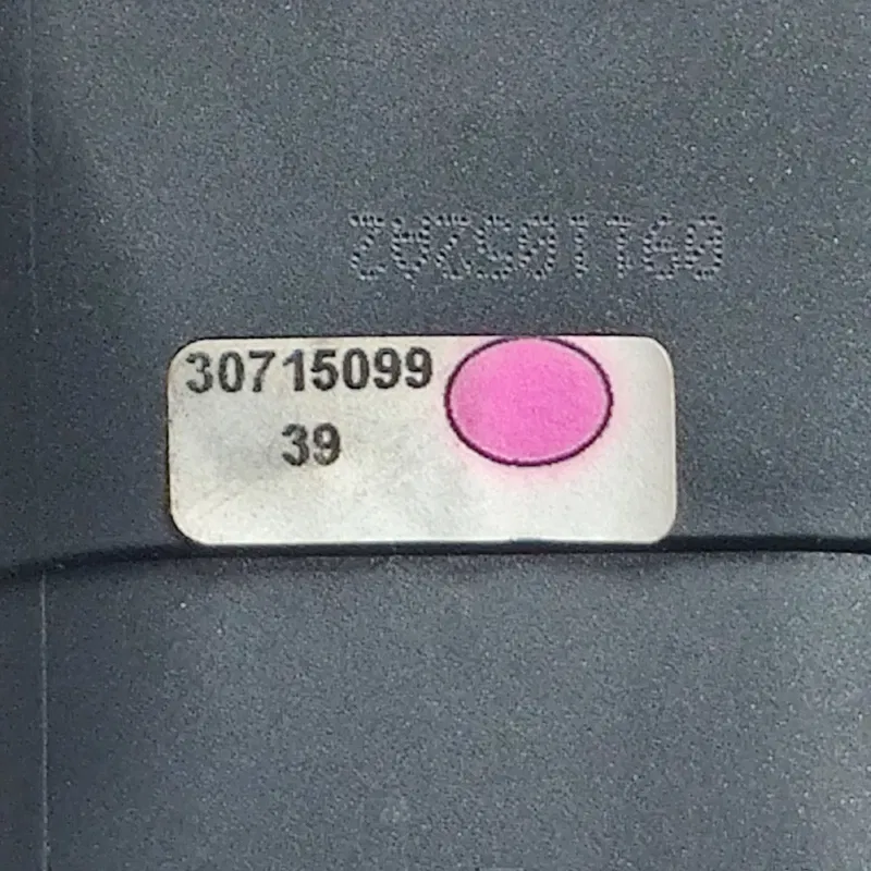 Дефлектор обдуву Volvo V50 (04-12) 2.0D Правий OEM 30715099