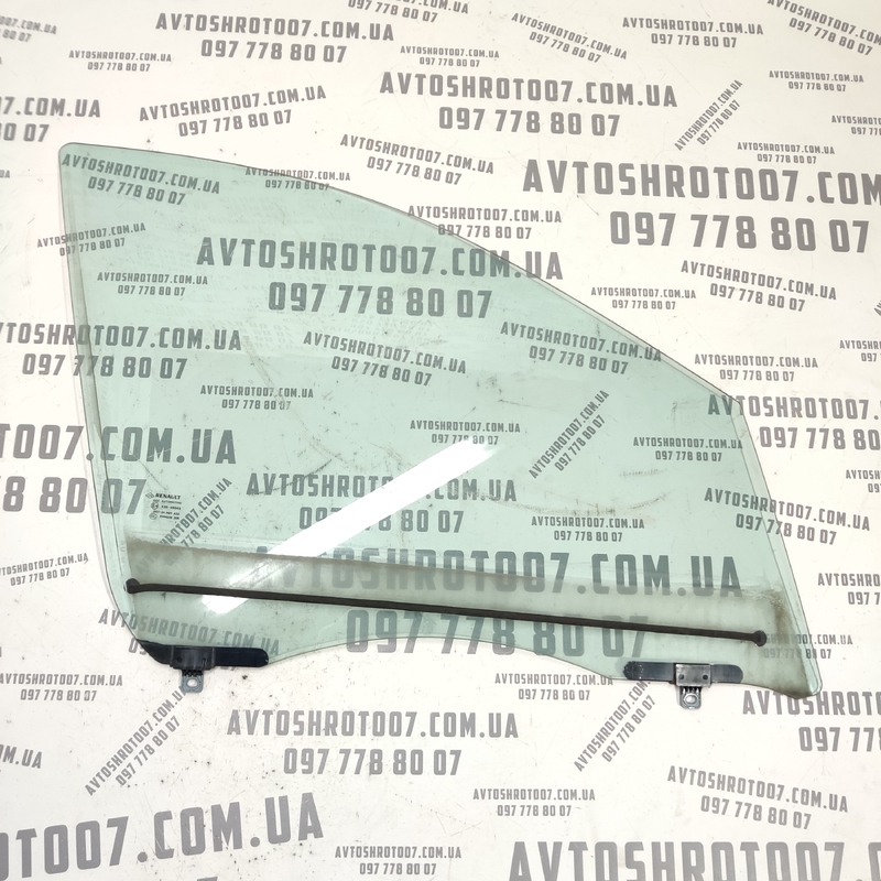 Скло дверей Renault Grand Scenic 3 (09-16) 1.6D перед. праве