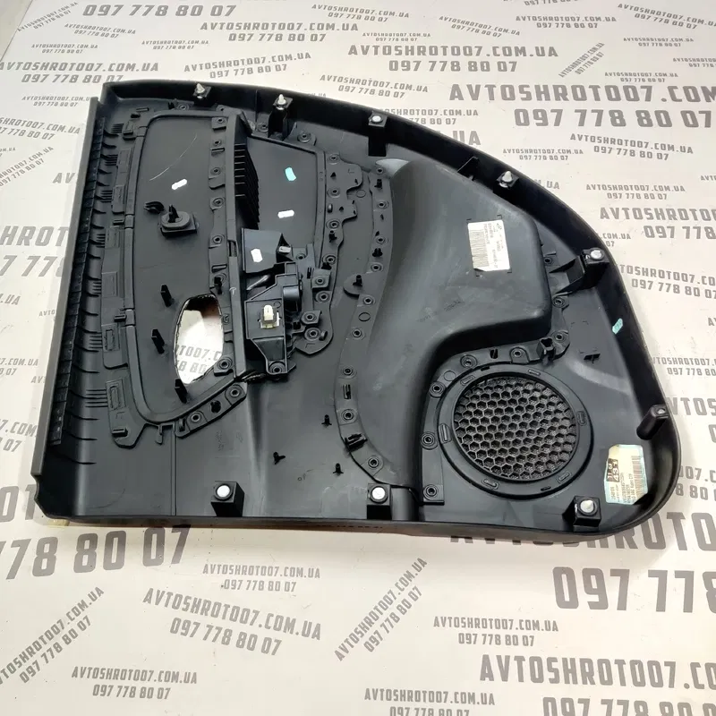 Карта Renault Gr Scenic 3 (09-16) 1.6d з.лів OEM 829a16825r