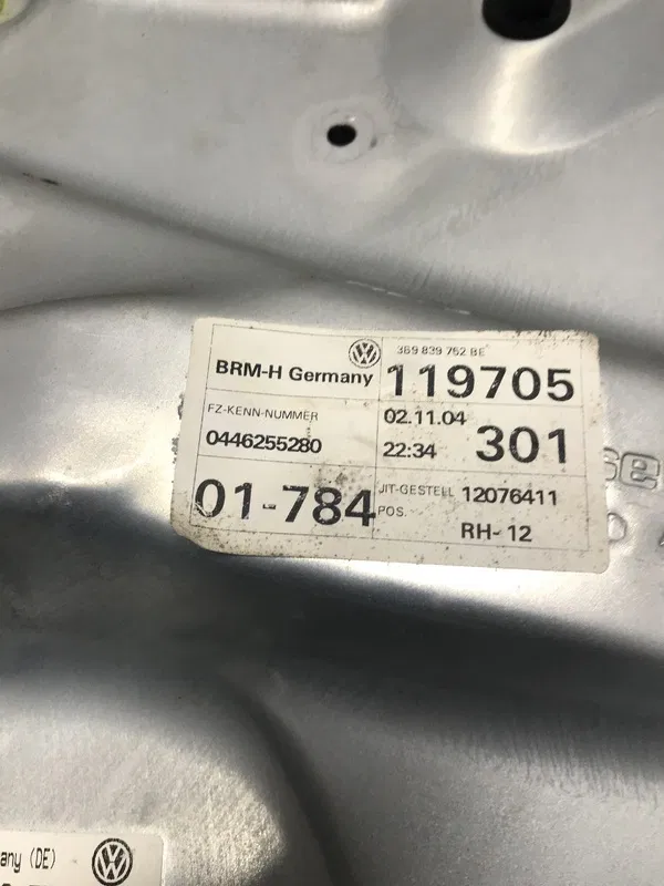 Склопідіймач VW Passat B5+ 00-05 1.9D зад.пр OEM 3b9839752be