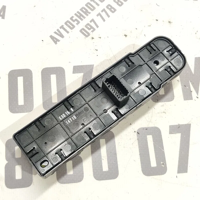 Блок кнопок Renault Scenic 3 09-16 1.6D Ліва OEM 809610016r