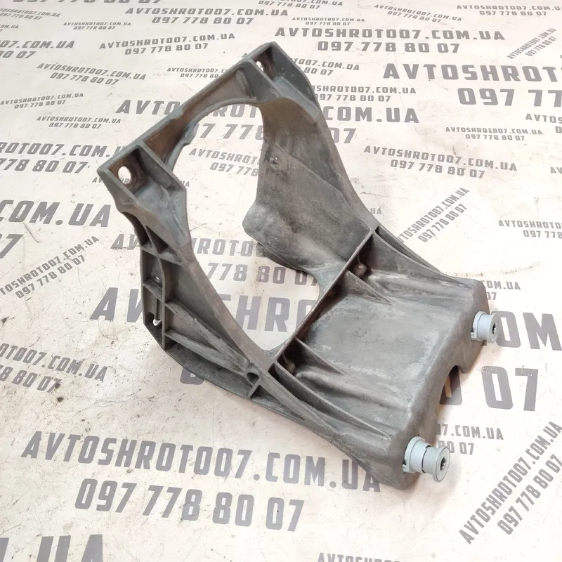 Кронштейн Volvo V50 (04-12) 2.0 Дизель OEM 9491934