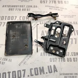 Кріплення АКБ Toyota Auris (06-12) 1.6 Бензин OEM 7443102160