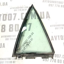 Скло дверей Toyota Auris (06-12) 1.6 Бензин заднє праве