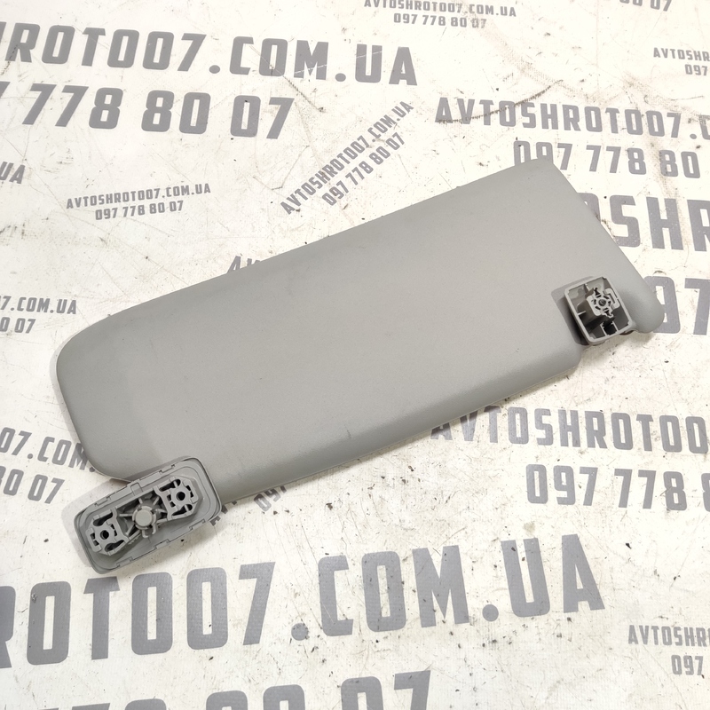 Сонцезахисник Volvo V50 (04-12) 2.0D лівий OEM 30676438 фото 2