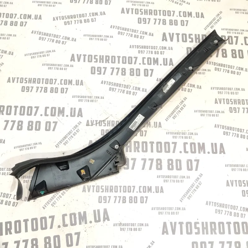 Накладка Renault Scenic 3 (09-16) 1.6D пр.в. OEM 768340002r