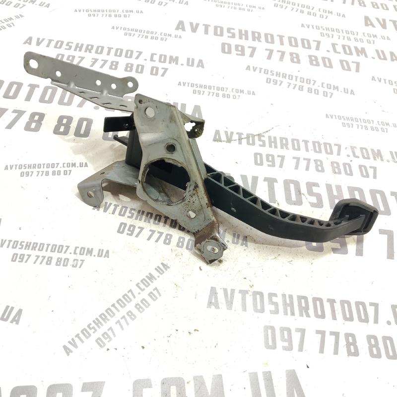 Педаль щеплення Volvo V50 (04-12) 2.0 Дизель D4204T