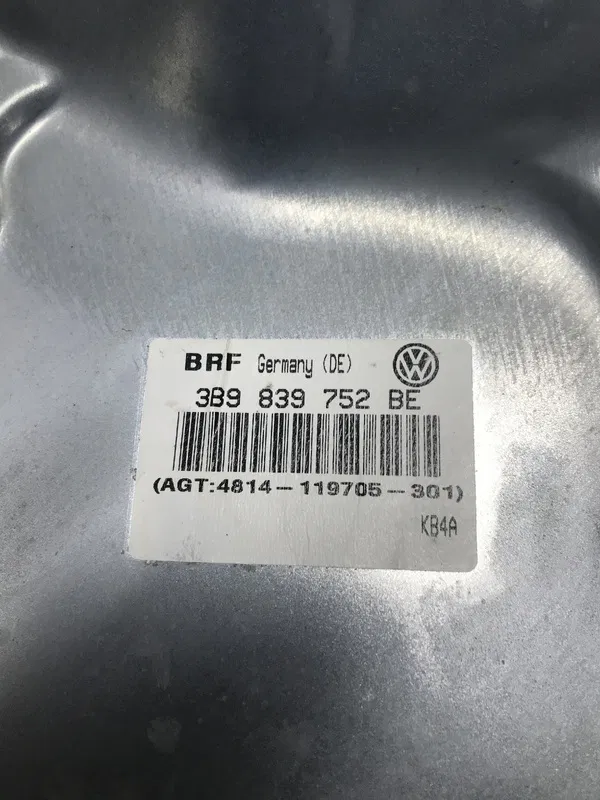 Склопідіймач VW Passat B5+ 00-05 1.9D зад.пр OEM 3b9839752be
