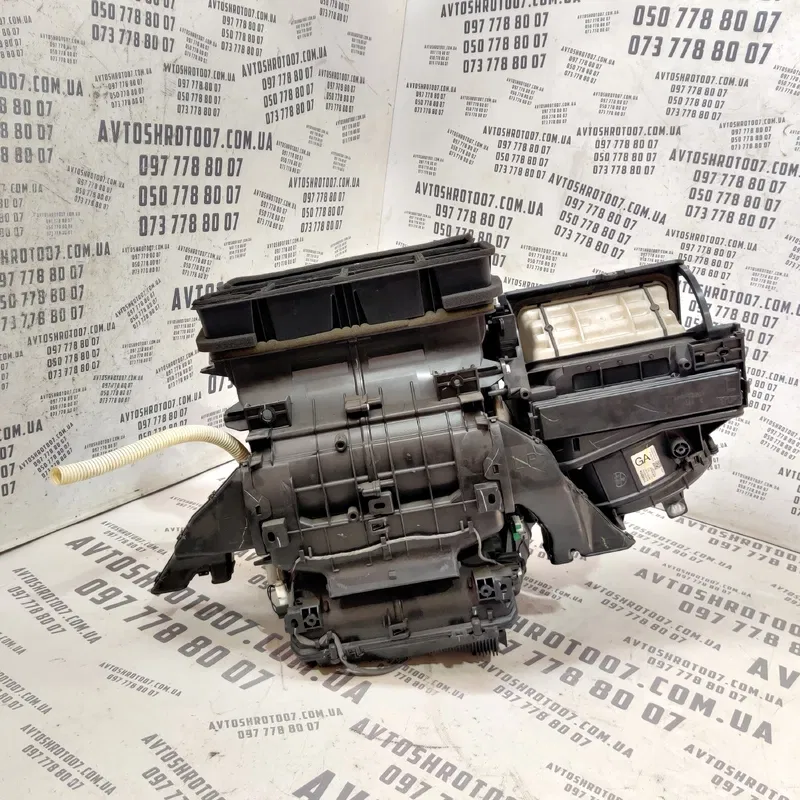 Корпус пічки Toyota Auris (06-12) 1.6 Бензин OEM 8701002c60