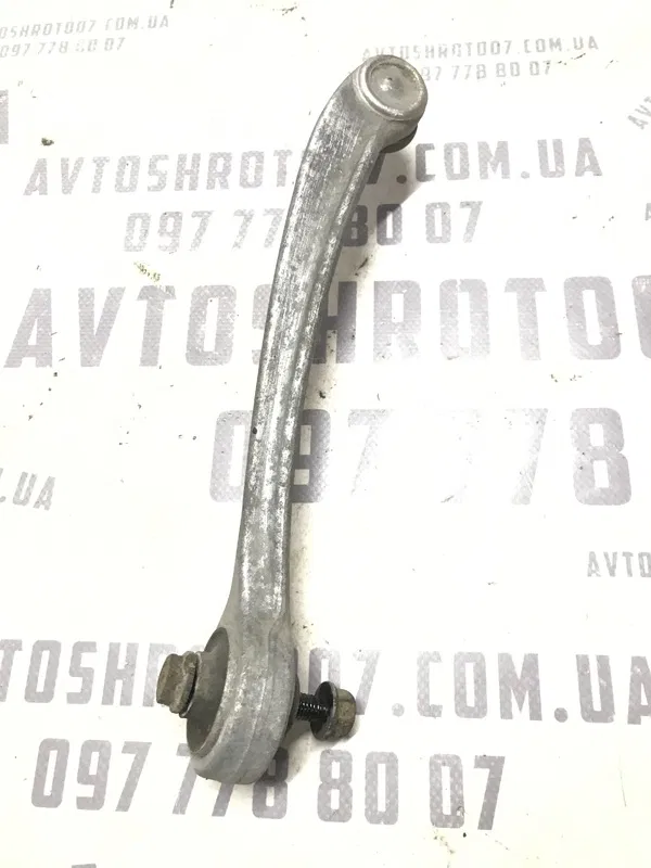 Ричаг підвіски VW Passat B5+ (00-05) 1.9D пер. верх. правий