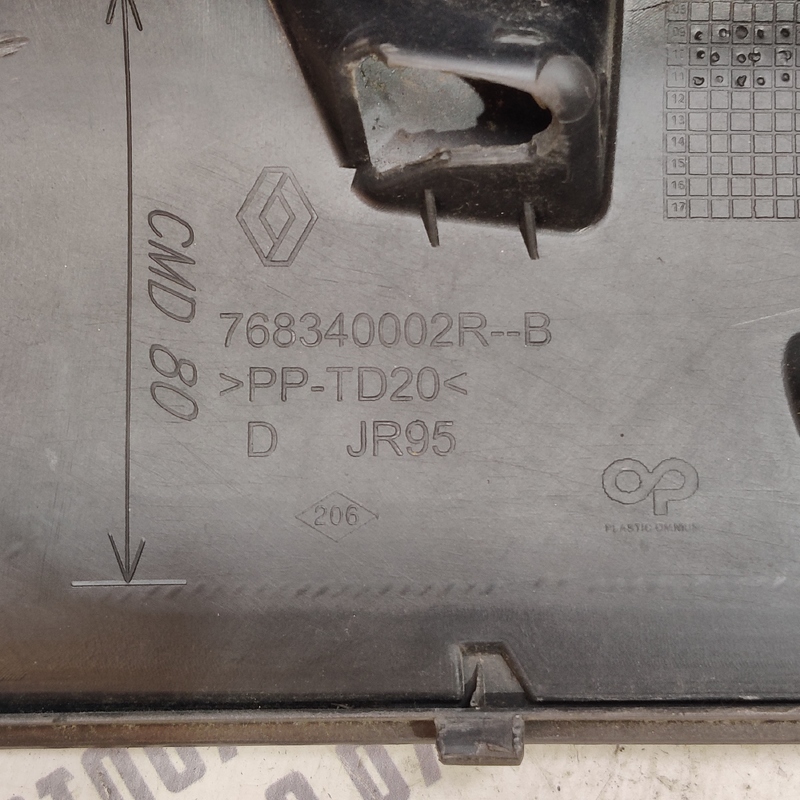 Накладка Renault Scenic 3 (09-16) 1.6D пр.в. OEM 768340002r