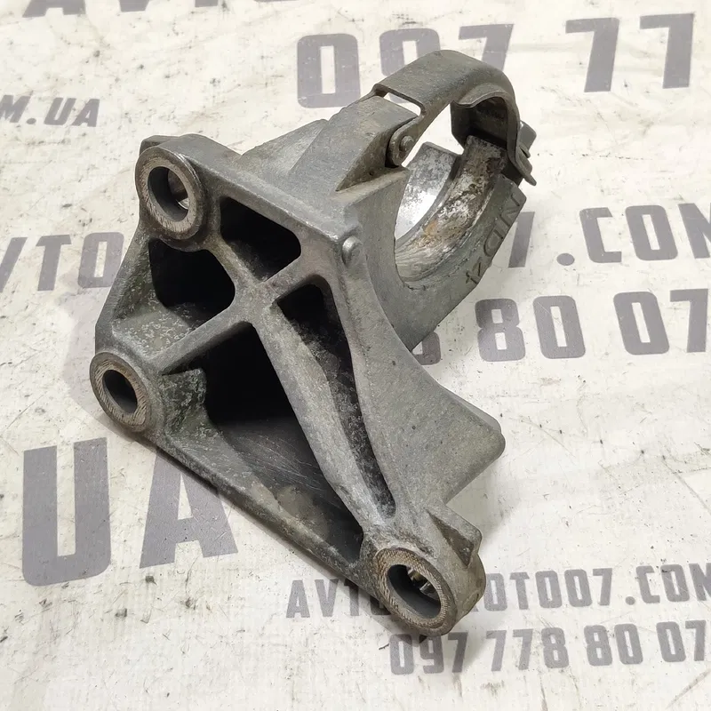 Кронштейн привода Renault Scenic 3 09-16 1.6d OEM 397747256R