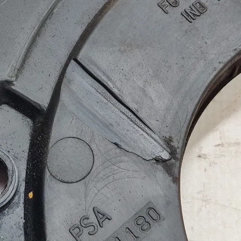 Кришка ременя ГРМ Peugeot 307 01-08 1.4 бенз OEM 9641221180