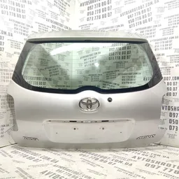 Кришка багажника Toyota Auris (06-12) 1.6 Бензин задня