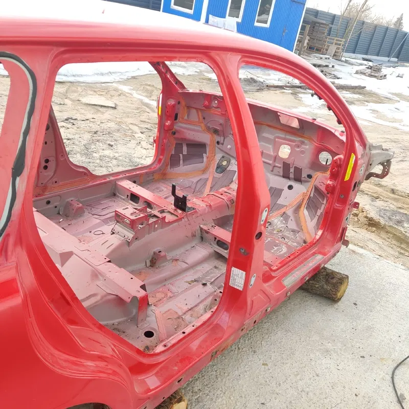 Стійка центральна Volvo V50 (04-12) 2.0 Diesel права