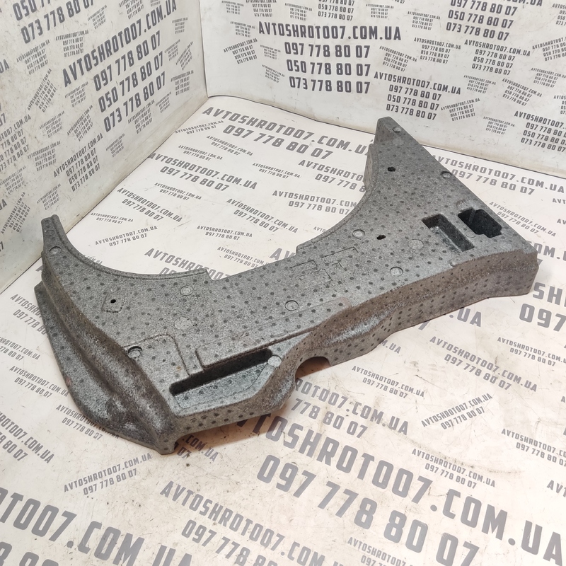 Пенопласт багажника Volvo V50 (04-12) 2.0D лівий