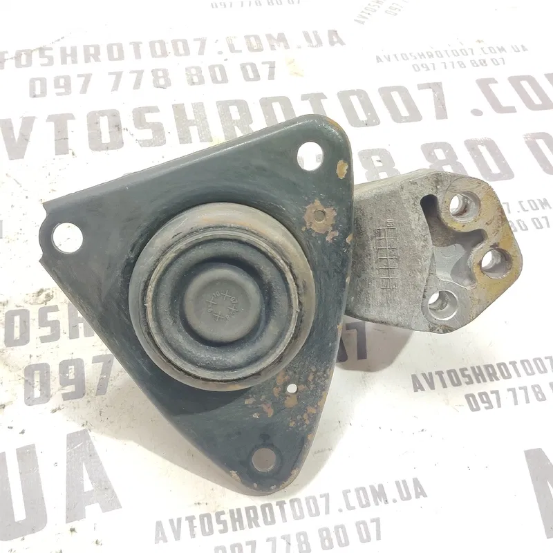 Подушка двигуна Hyundai Elantra 4 06-11 1.6Б права верхня