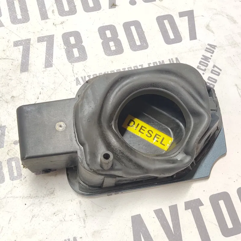 Лючок бака Peugeot 407 (04-11) 2.0 Дизель
