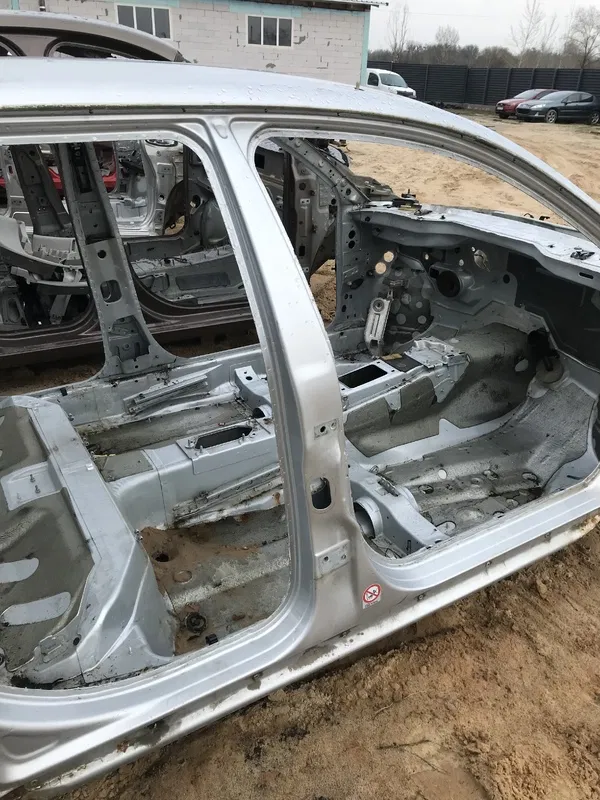 Стійка центральна VW Passat B5+ (00-05) 1.9 дизель права
