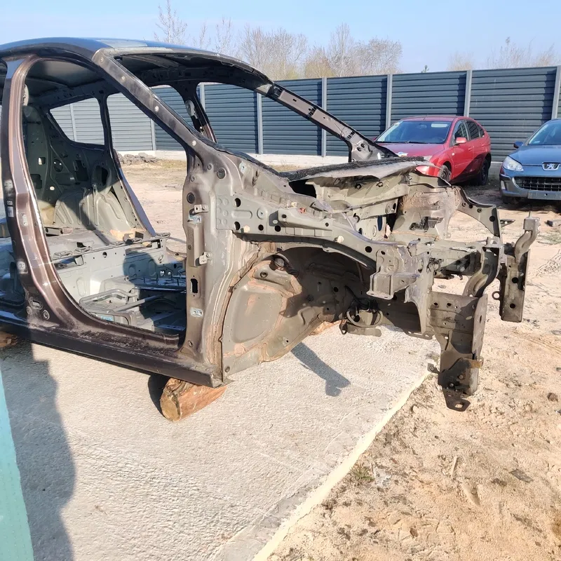 Четверть передня права Renault Grand Scenic 3 (09-16) 1.6D