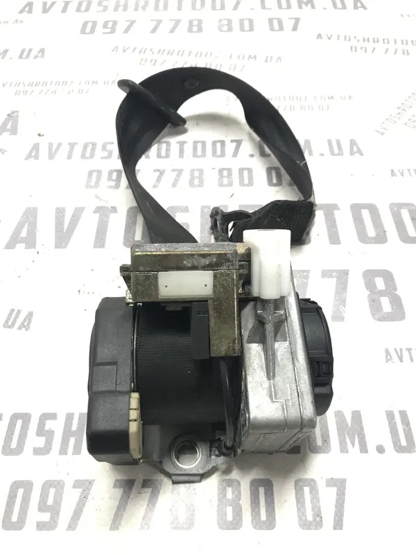 Ремінь безпеки задній лівий VW Passat B5+ (00-05) 1.9 TDI