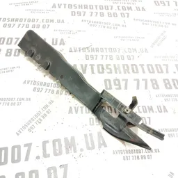 Накладка арки перед ліва Ford Focus 2 1.6D 04-11 4m51a02477