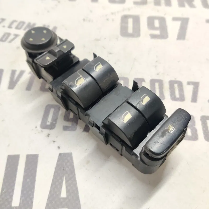 Блок склопідйомників Peugeot 407 (04-11) 2.0D пер. лівий