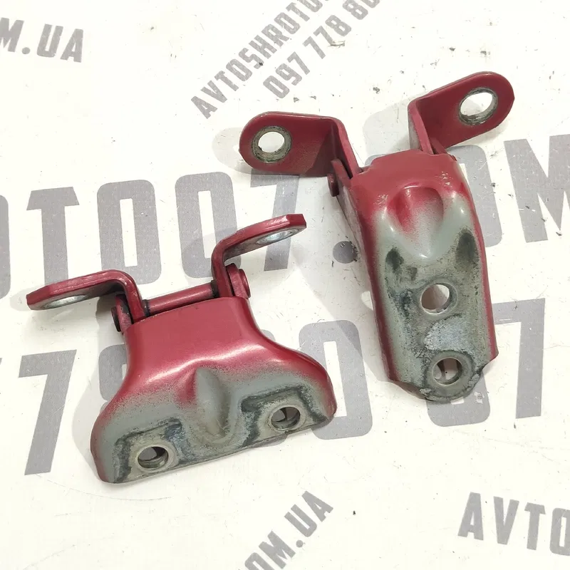 Дверна завіса задня ліва Hyundai Elantra 4 (06-11) 1.6 бенз