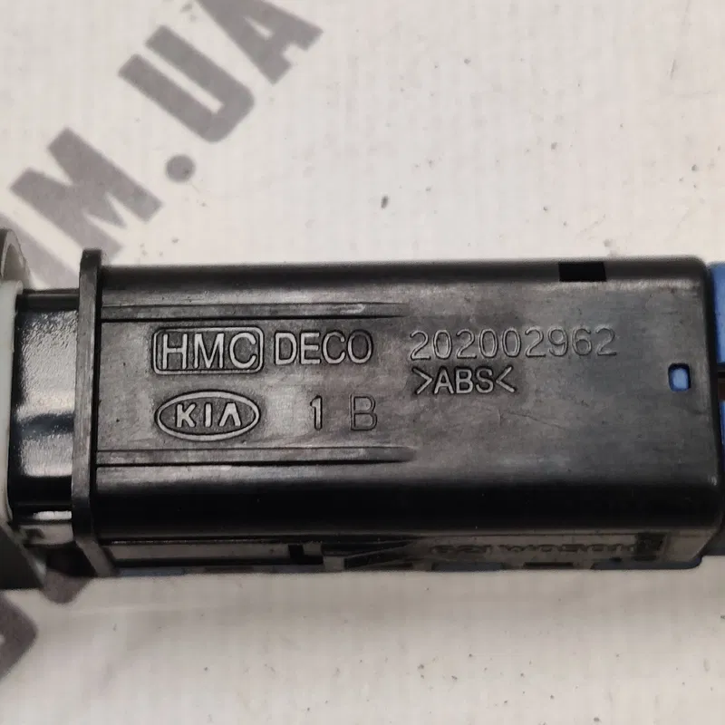 Кнопка обігріву Hyundai Elantra 4 06-11 1.6 бенз пер ліва