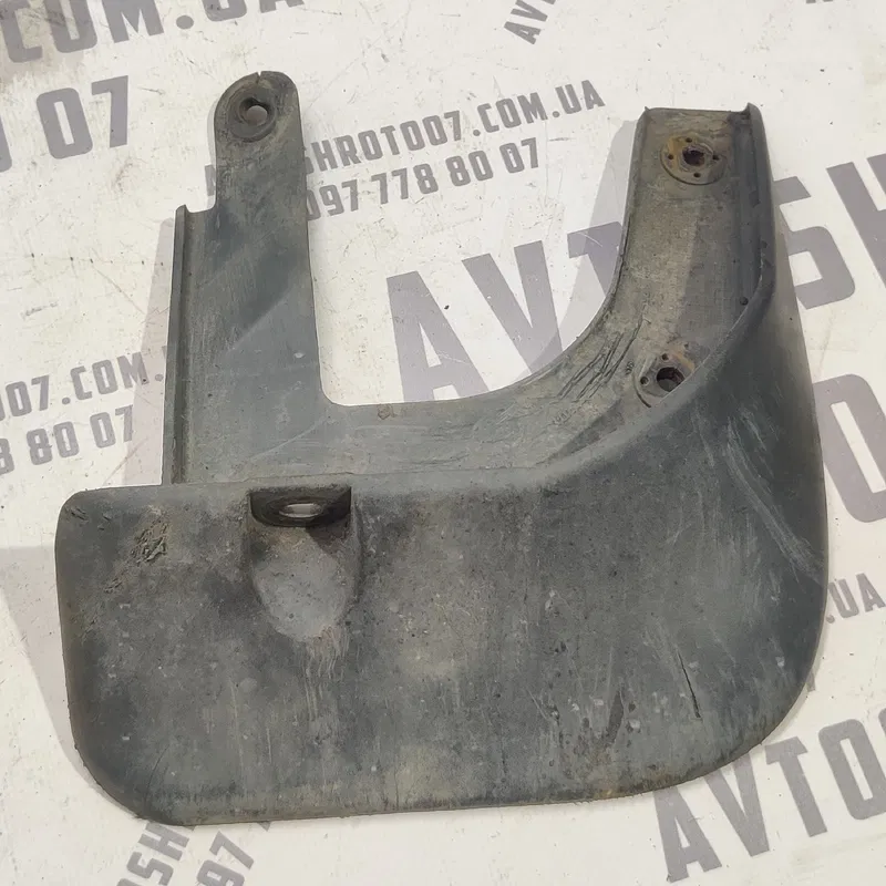Бризговик задній правий Hyundai Elantra 4 (06-11) 1.6 Бенз