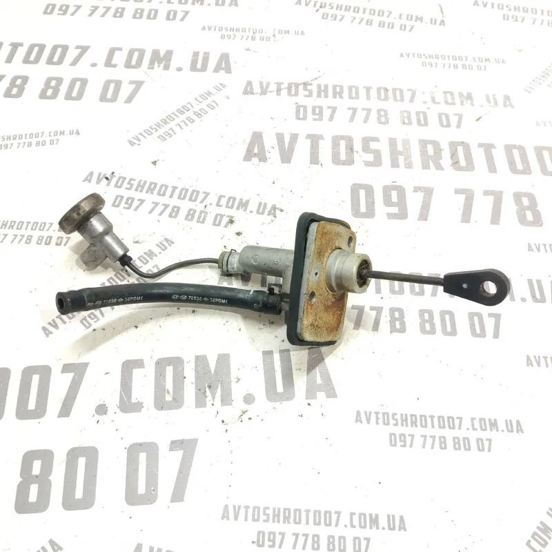 Головний цил. щеплення Hyundai Elantra 4 (06-11) 1.6 лівий