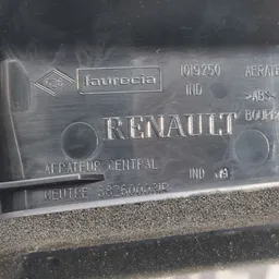 Дефлектор обдуву правий Renault Grand Scenic 3 (09-16) 1.6D фото 3